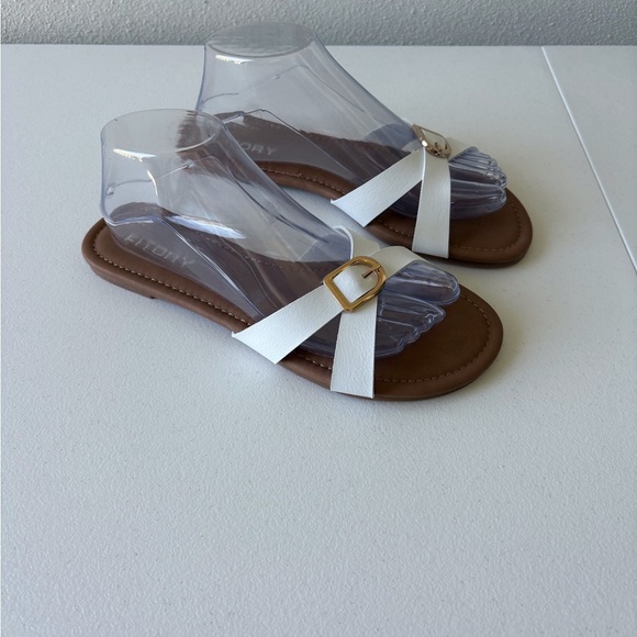Fitory White Slide Sandals Gold Buckle Size 9 Summer Vacation Beach Cruise - Picture 9 of 9